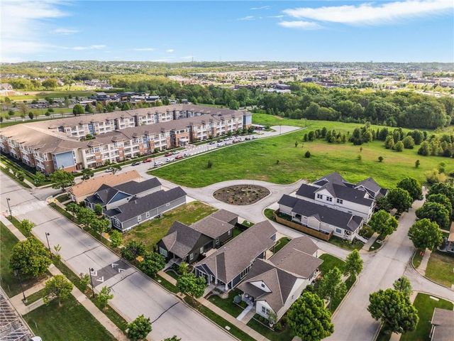 8125 N Farley Avenue, Kansas City, MO 64158