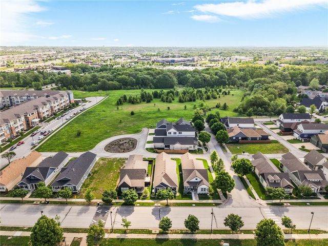 8125 N Farley Avenue, Kansas City, MO 64158