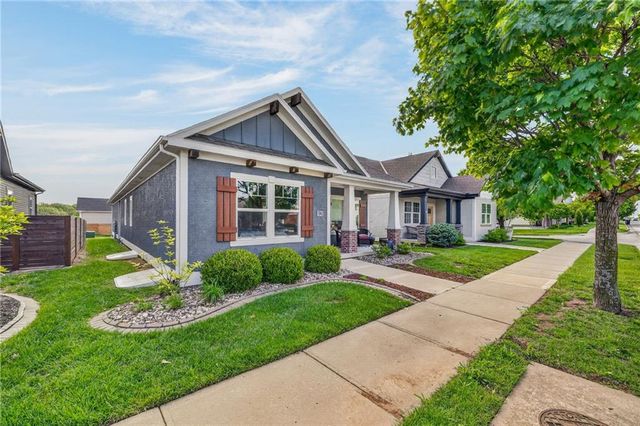 8125 N Farley Avenue, Kansas City, MO 64158