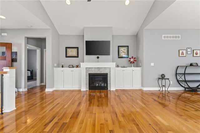 8125 N Farley Avenue, Kansas City, MO 64158