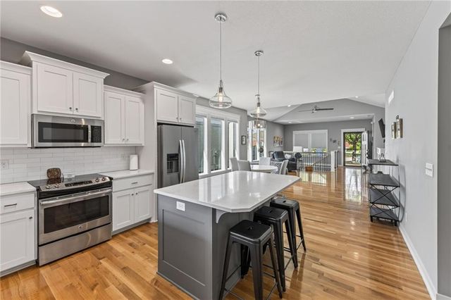 8125 N Farley Avenue, Kansas City, MO 64158