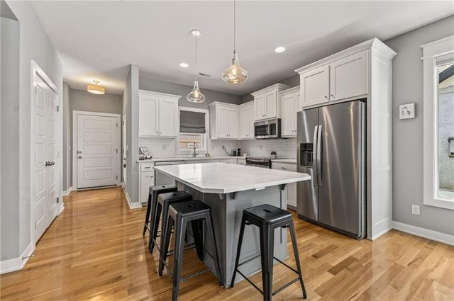 8125 N Farley Avenue, Kansas City, MO 64158