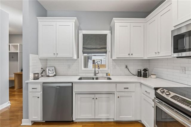 8125 N Farley Avenue, Kansas City, MO 64158
