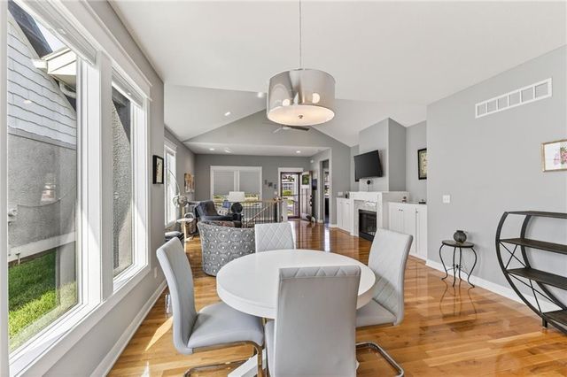 8125 N Farley Avenue, Kansas City, MO 64158
