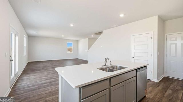 105 White Spruce Way, Newnan, GA 30265