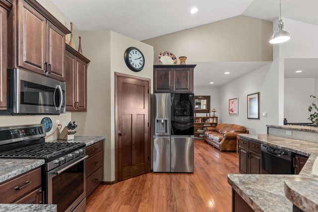 3366 HARBOR BAY ROAD, Oshkosh, WI 54901