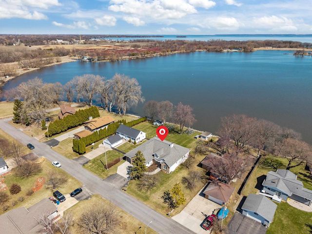 3366 HARBOR BAY ROAD, Oshkosh, WI 54901