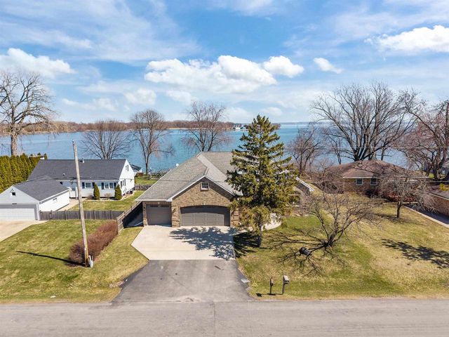3366 HARBOR BAY ROAD, Oshkosh, WI 54901