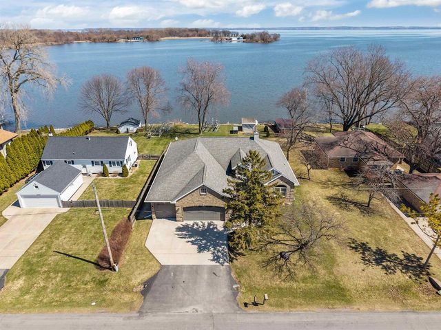 3366 HARBOR BAY ROAD, Oshkosh, WI 54901