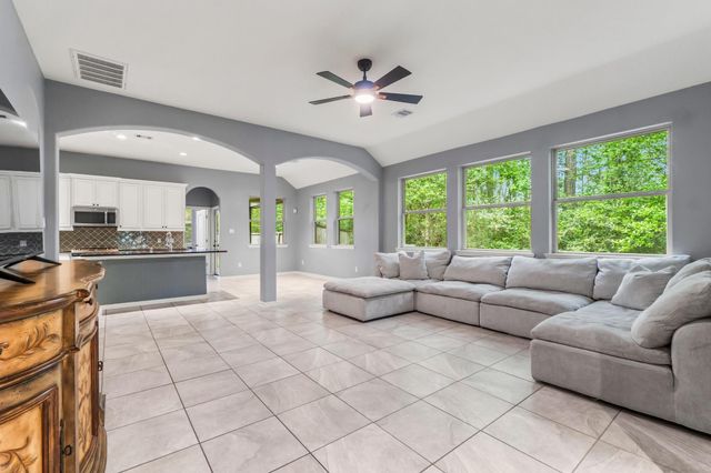 113 Logan Pass Court, Montgomery, TX 77316