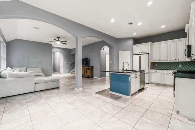 113 Logan Pass Court, Montgomery, TX 77316