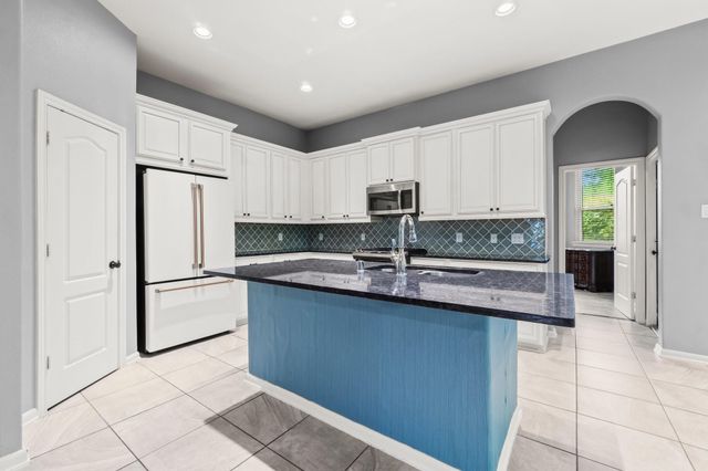 113 Logan Pass Court, Montgomery, TX 77316