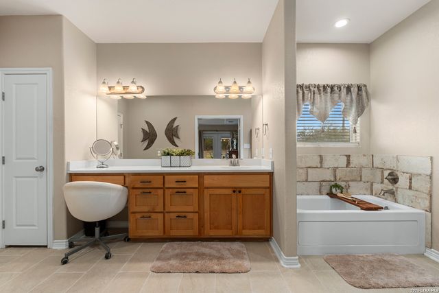 789 Privilege Estates, Pipe Creek, TX 78063