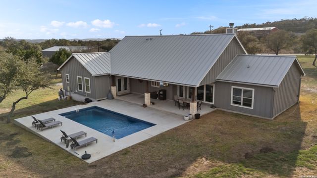 789 Privilege Estates, Pipe Creek, TX 78063