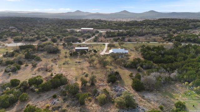 789 Privilege Estates, Pipe Creek, TX 78063