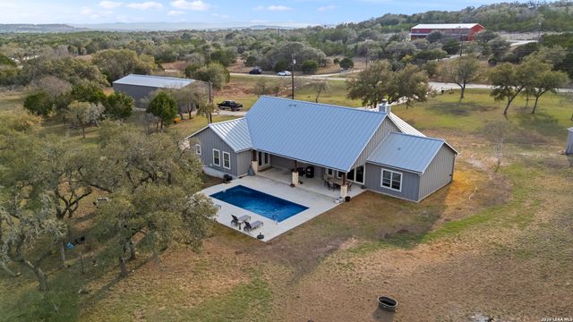 789 Privilege Estates, Pipe Creek, TX 78063