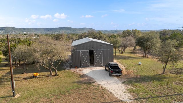 789 Privilege Estates, Pipe Creek, TX 78063