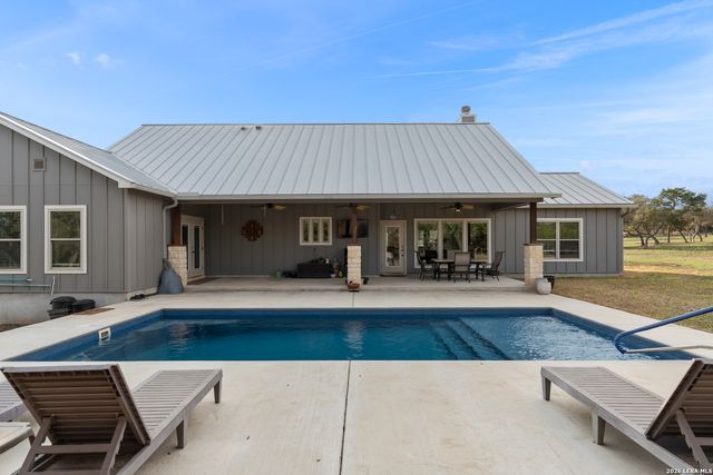 789 Privilege Estates, Pipe Creek, TX 78063