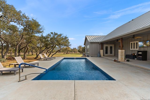 789 Privilege Estates, Pipe Creek, TX 78063