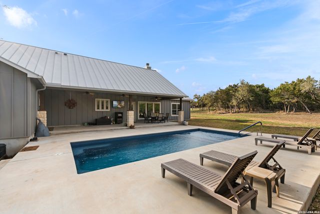 789 Privilege Estates, Pipe Creek, TX 78063