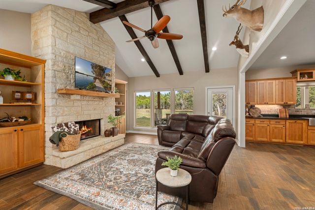 789 Privilege Estates, Pipe Creek, TX 78063