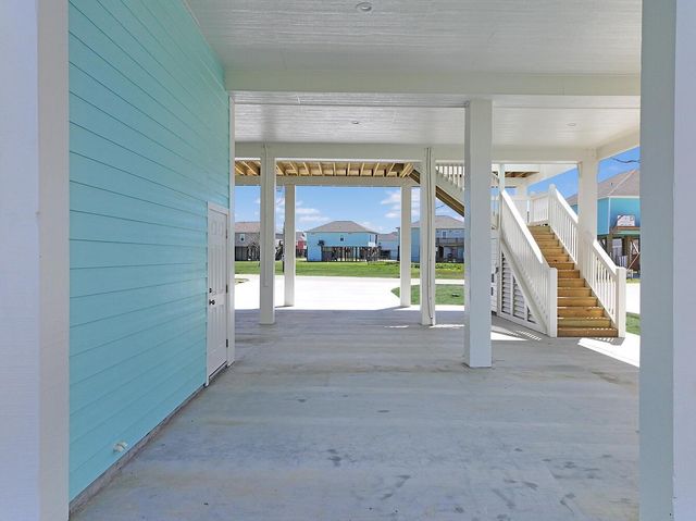 1989 Pedregal Drive, Crystal Beach, TX 77650