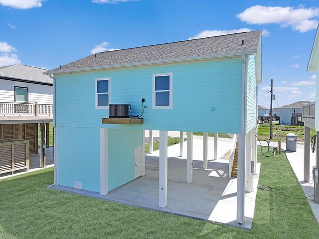 1989 Pedregal Drive, Crystal Beach, TX 77650