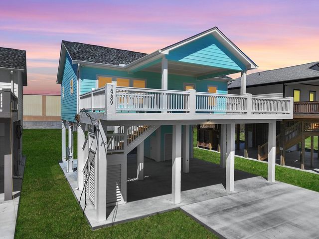 1989 Pedregal Drive, Crystal Beach, TX 77650