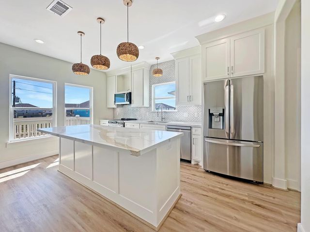 1989 Pedregal Drive, Crystal Beach, TX 77650