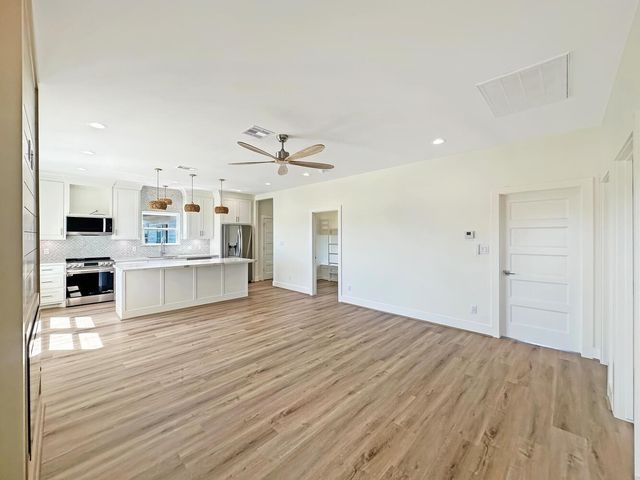 1989 Pedregal Drive, Crystal Beach, TX 77650