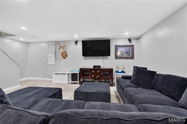 1557 Greenfield Crossing Court, Ballwin, MO 63021