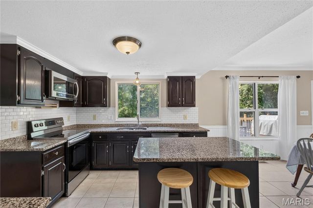 1557 Greenfield Crossing Court, Ballwin, MO 63021