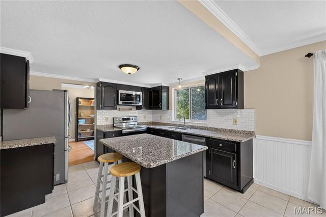 1557 Greenfield Crossing Court, Ballwin, MO 63021