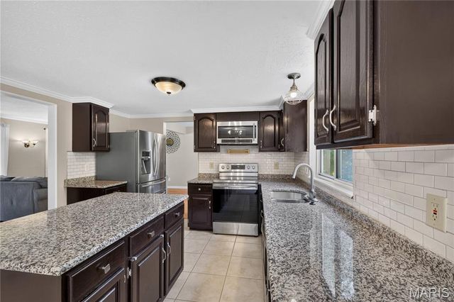 1557 Greenfield Crossing Court, Ballwin, MO 63021