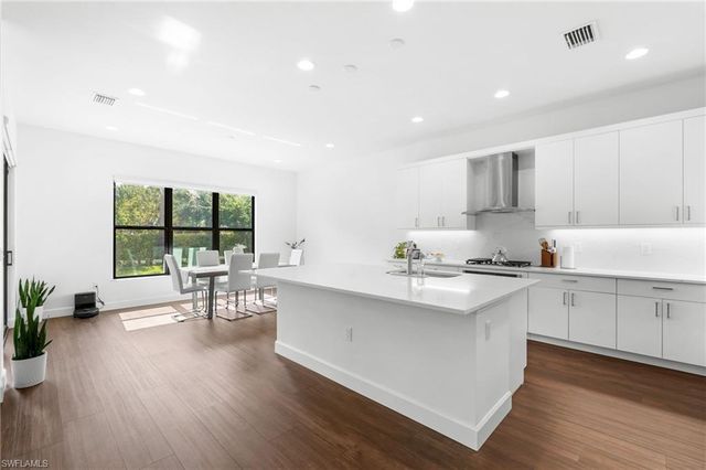 20557 Fair Oak LN, Estero, FL 33928