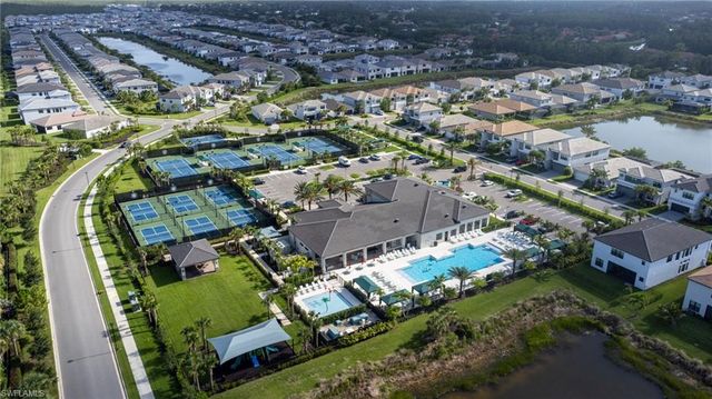 20557 Fair Oak LN, Estero, FL 33928