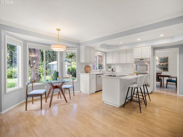 5040 Sw GREENWOOD Cir, Tualatin, OR 97062
