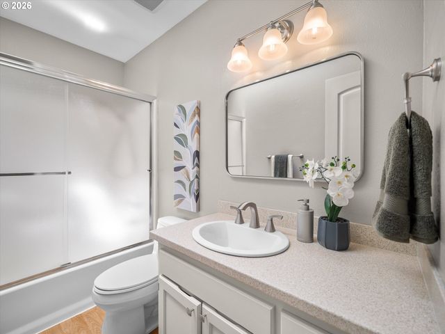 5040 Sw GREENWOOD Cir, Tualatin, OR 97062