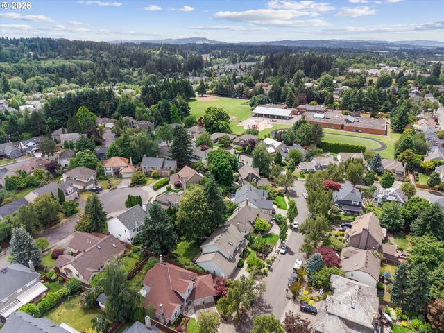 5040 Sw GREENWOOD Cir, Tualatin, OR 97062