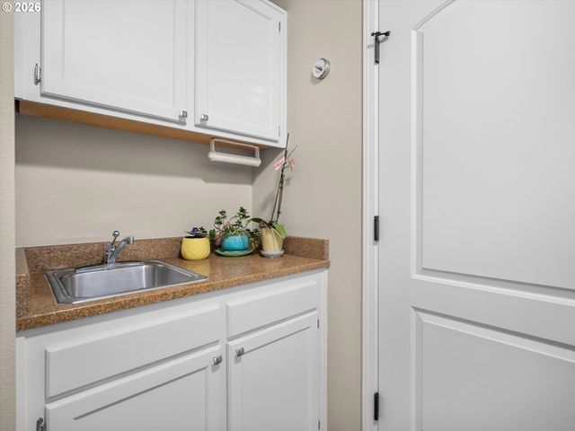 5040 Sw GREENWOOD Cir, Tualatin, OR 97062