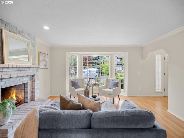 5040 Sw GREENWOOD Cir, Tualatin, OR 97062