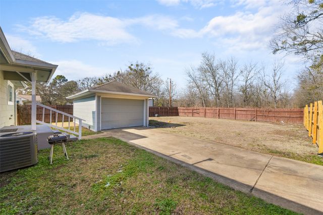1145 Jefferson Road, Paris, TX 75460