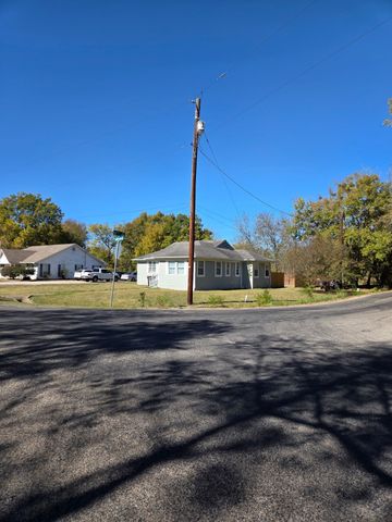 1145 Jefferson Road, Paris, TX 75460