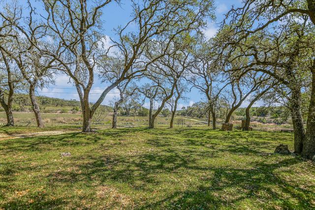 5421 PURGATORY RD, San Marcos, TX 78666