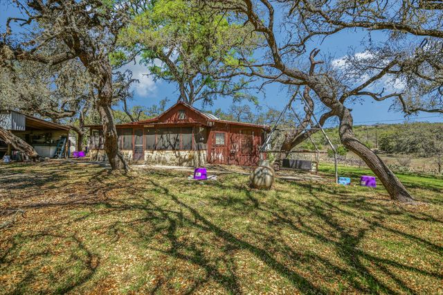 5421 PURGATORY RD, San Marcos, TX 78666