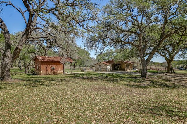 5421 PURGATORY RD, San Marcos, TX 78666
