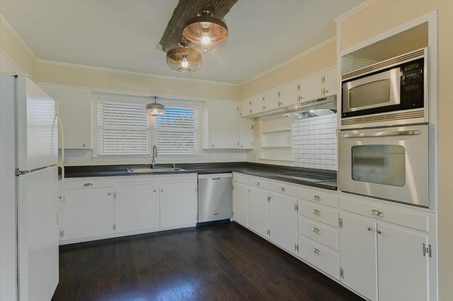 5421 PURGATORY RD, San Marcos, TX 78666