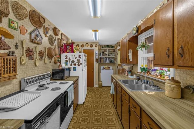 1242 Norman Drive, Eden, NC 27288