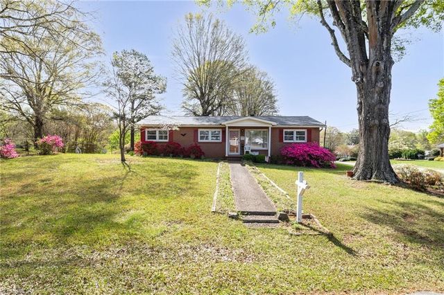 1242 Norman Drive, Eden, NC 27288