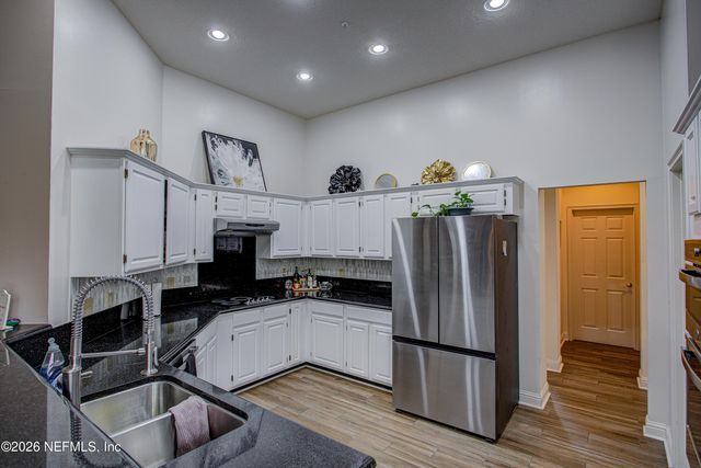 8342 AMHERST HILLS Lane, Jacksonville, FL 32256